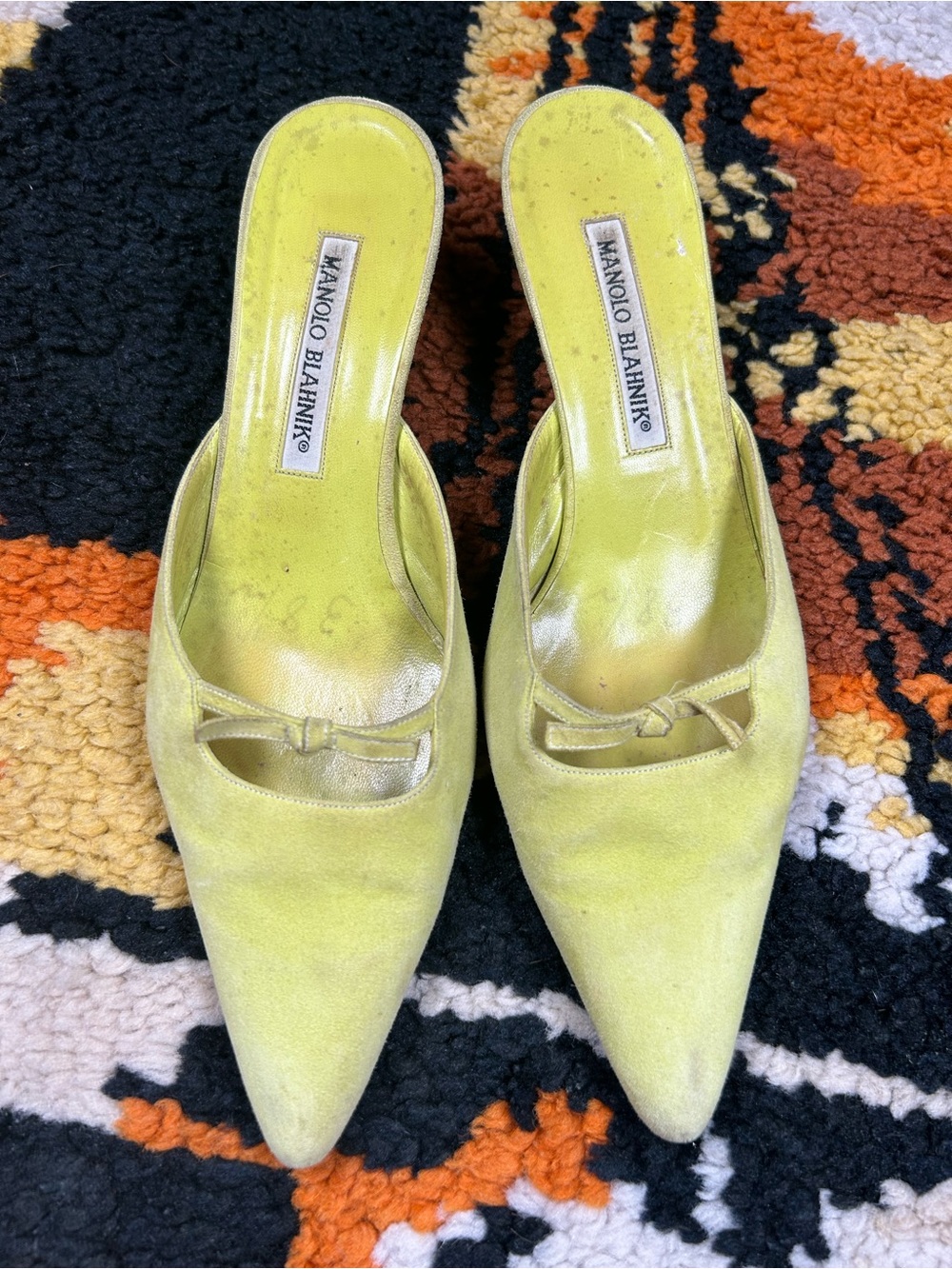 MANOLO BLAHNIK, suede lime, kitten heels!! - Picture 2 of 12
